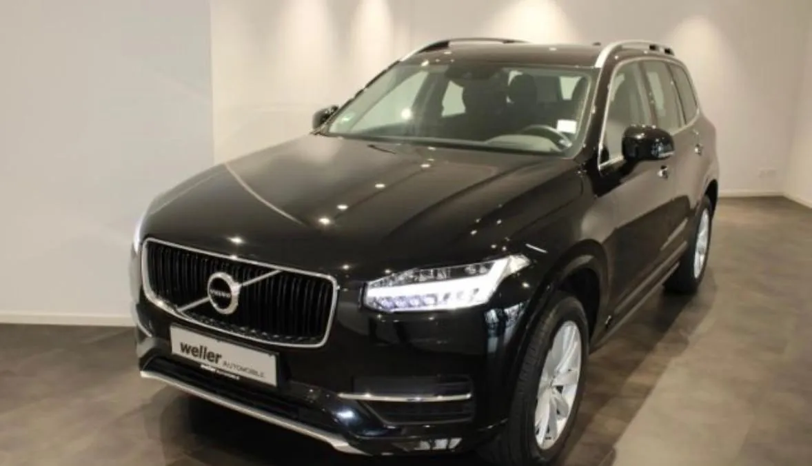 VOLVO XC90 B5 (d) AWD Geartronic Momentum Image 3