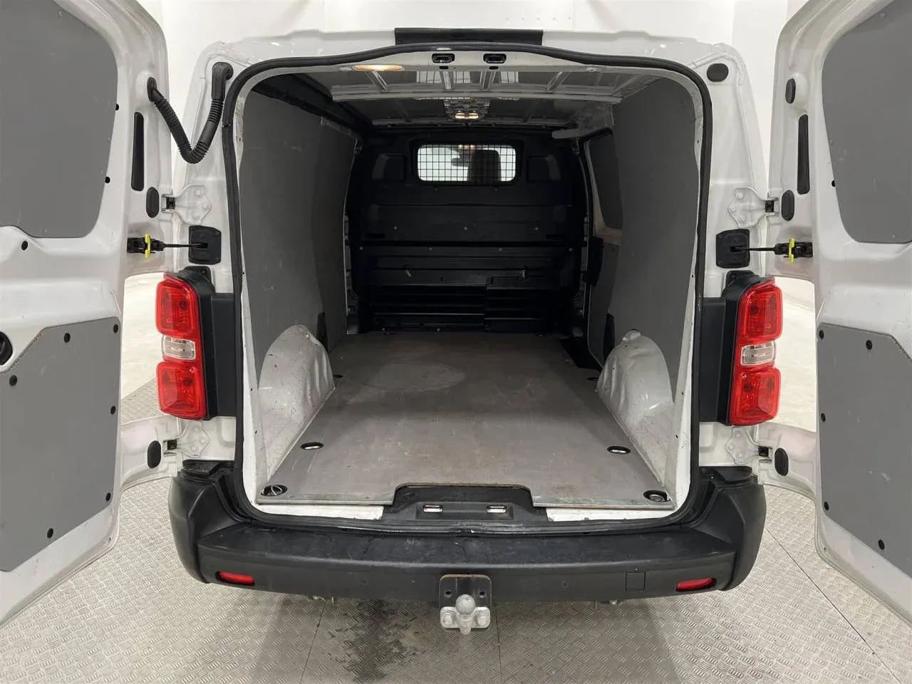 Ford Transit Courier 1.5TDCi Euro 6 Låg Förbrukning Image 3